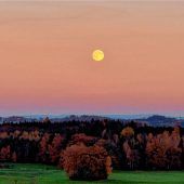 Supermond erleuchtetdie Region