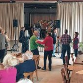 Tanznachmittag für Seniorinnen