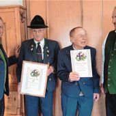Josef Stecher zum Ehrenvorsitzenden der Soldatenkameradschaft ernannt