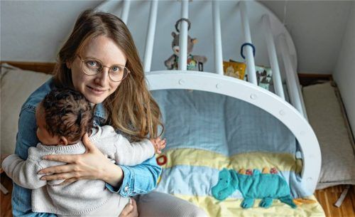 Das bayerische Kinderstartgeld soll gestrichen werden. Redakteurin Helena Gennutt analysiert, welche Folgen das für Familien haben wird. Foto privat