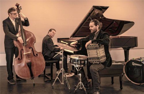 Das Facundo Barreyra Trio mit Philip Wipfler (von links), Stefan Weissleder und Facundo Barreyra vermischen in ihrer Musik Jazz mit Elementen der argentinischen Musik, der Kammermusik und der Improvisation. Foto Lisa Franz