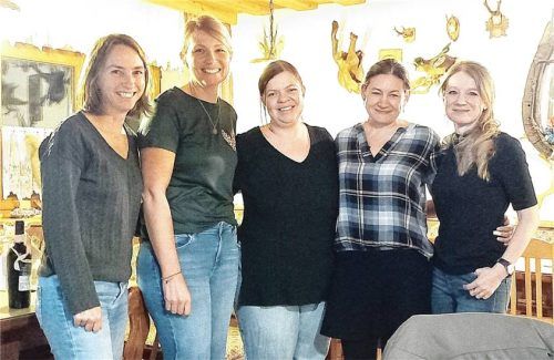 Das neue Führungsteam des Kinder- und Jugendfördervereins mit (von links) Barbara Balk, Regina Krah, Michaela Osl, Anita Heinrich und Carina Mittermaier.Foto unterforsthuber