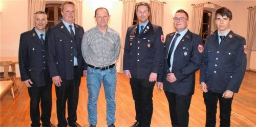 Der aktuelle Vorstand: (von links) Reinhard Oberstarr, Daniel Wallner, Bernhard Strasser, Marco Wallner, Michael Wallner und Alexander Jahnel. Foto Wagner