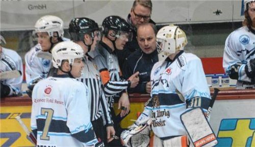Der bisher letzte Spielabbruch in Rosenheim geschah im Februar 2014 im Derby gegen Riessersee.Foto Franz Ruprecht