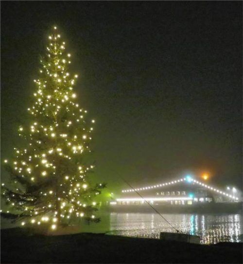 Der Christkindlmarkt auf der Fraueninsel öffnet an zwei langen Wochenenden. Foto Seitz