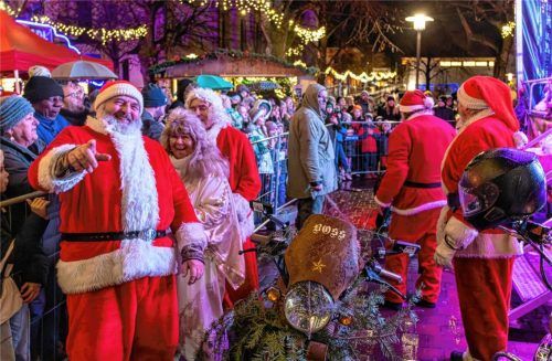 Der Gewerbeverband Kolbermoor lädt ab Freitag, 28. November, wieder zum Kolbermoorer Christkindlmarkt. Auch die Motorrad-Nikoläuse haben sich wieder angekündigt. Foto re