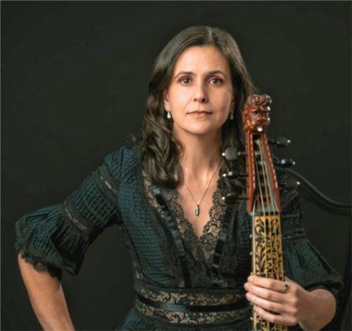 Die amerikanische Gambistin Annalisa Pappano bringt mit ihrem Catacoustic Orchester barocke Musik in ihrer ursprünglichen Schönheit nach Kiefersfelden. Foto elsner
