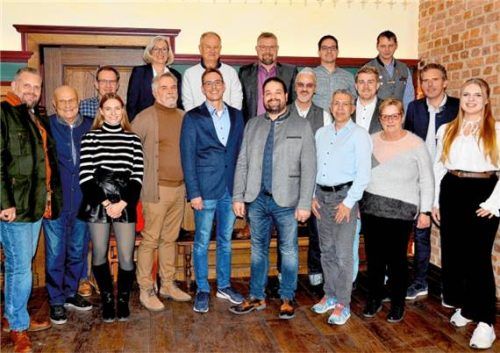 Die CSU-Kandidaten mit Abgeordnetem Sascha Schnürer (links) und Dr. Florian Haas (Mitte).Foto bauer