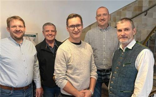 Die ersten fünf Kandidaten auf der Liste der Freien Wähler Ruhpolding: (von links) Wolfgang Heigermoser, Hermann Feil, Bürgermeisterkandidat Xaver Utzinger, Ralf Gstatter und Markus Hofmann.Foto Giesen