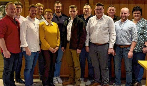 Die Kandidaten für die Liste CSU und Freie Wähler Egglkofen: (von links) Christian Senftl, Anton Zellner, Thomas Mayrhofer, Michael Maier, Rita Mayrhofer, Vinzenz Wurstbauer, Daniel Ostermeier, Daniel Gaedtke, Maximilian Zinkl, Andreas Grinzinger, Georg Sirtl und Monika Schönstetter. Foto re
