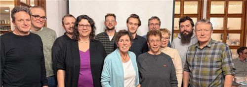 Die Kandidaten: (von links) Klaus Westermann, Stephan Schöberl, Maximilian Wegmaier, Elisabeth Gralka, Florian Klein, Monika Kaspar, Mika Wilke, Nicole Laue, Richard Patra, Elisabeth Pende, Mario Blank, Andreas Fieber.Foto re