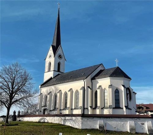 Die Kirche St. Stephanus und Laurentius in Pietzenkirchen. Foto Elisabeth Kirchner