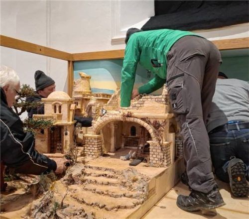 Die Krippe ist eine Gemeinschaftsarbeit von handwerklich geschickten Pruttingern.Foto Centa Friedrich