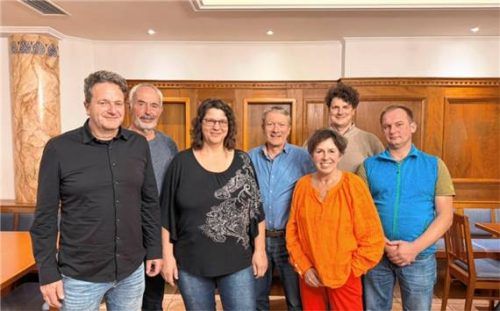 Die neue Vorstandschaft: (von links) Klaus Westermann, Burkhard Müller, Elisabeth Gralka, Andreas Fieber, Monika Kaspar, Bernhard Blinninger und Thomas Posch.Foto re