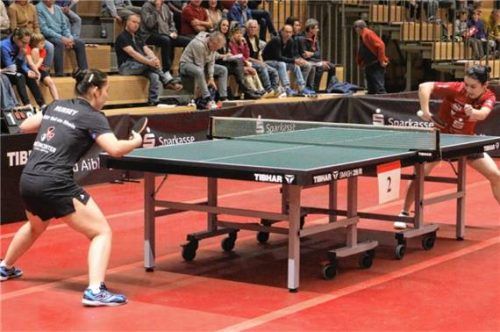 Die Premiere von Neuzugang Yunji Lee – hier gegen Anna Hursey – missglückte mit zwei Niederlagen.Foto Gerhard Erlich