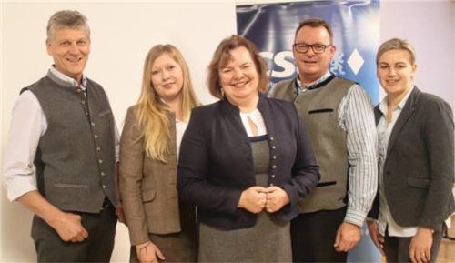 Die Top-5-Listenplätze der CSU zur Gemeinderatswahl in Grabenstätt belegen (von links) Alois Wiesholler, Marilena Pfeilstetter, Waltraud Hübner, Josef Fleischmann und Maria Schützinger.Foto Zandl