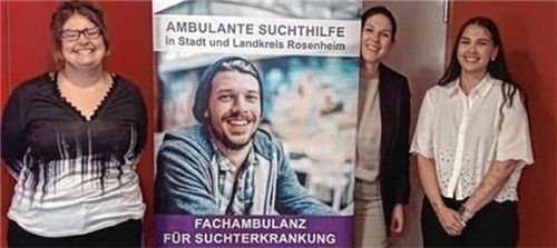 Die Veranstalterinnen der Fachkonferenz: Madlen Löffler, Lena Lorenz und Lejla Asenov (von links) arbeiten in der Fachstelle Glücksspielsucht der Diakonie Rosenheim. Foto  Neher