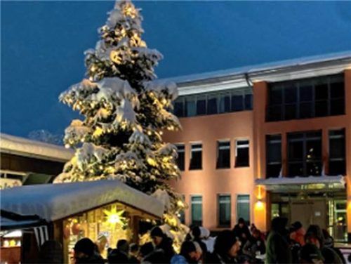 Die Vorbereitungen der Vereine laufen, jetzt braucht es zur richtigen Adventsstimmung nur noch Schnee. Foto re