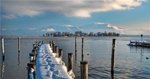 Diese winterliche Idylle hat Fotograf Sepp Niederbuchner für den Kalender 2026 eingefangen. Foto Niederbuchner