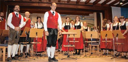 Dirigent Sebastian Senftleben bewies einmal mehr Nerven aus Sensenstahl.Fotos Poll