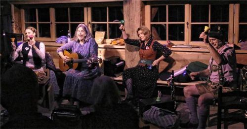 Ein Abend, der bavarisierte und amüsierte: Die „Neurosenheimer“ im Hilgerhof. Foto benekam