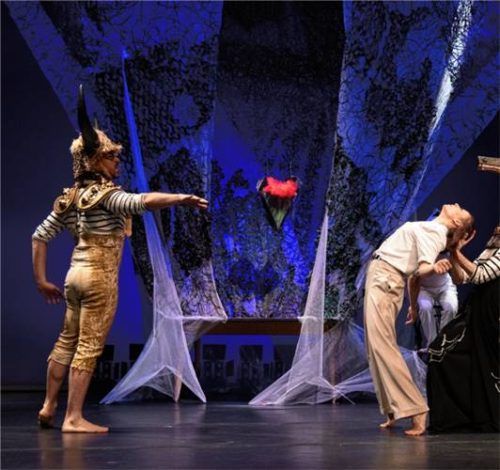 Ein außergewöhnliches Tanztheater ist im Kulturforum Traunstein zu sehen.Foto Sebastian Hoffmann
