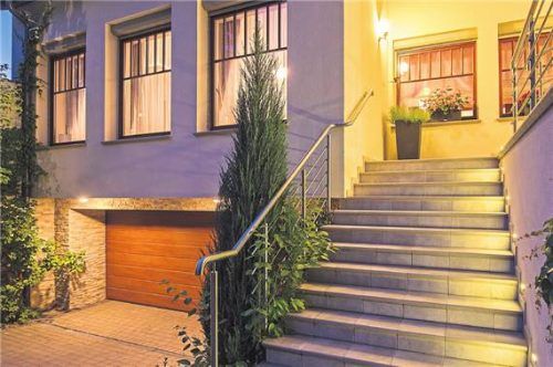 Eine gute Beleuchtung ist gerade an Treppen ratsam. Foto Smarterpix/photographee.eu