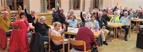 Einige „Montagsinger“ beim Treffen im Oktober 2025. Foto EBES-Volksmusik