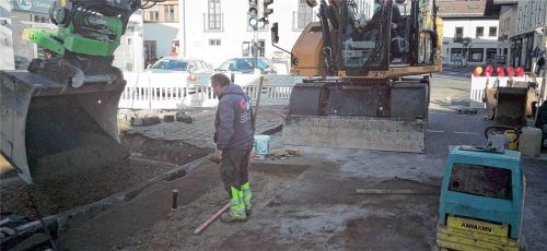 Endspurt: Die Baustelle in der Bernauer Straße war am Donnerstagmittag fast fertiggestellt. Foto Sylvia Hampel