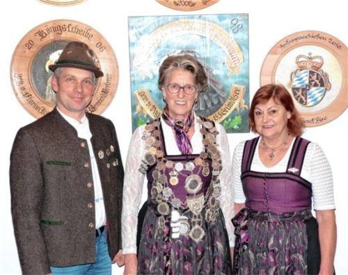 Erfolgreiche Schützen: (von links) Lorenz Baumgartner, Marianne Steindlmüller und Theresia Gebauer.Foto re