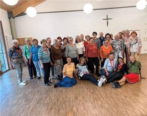 Fand großen Anklang: der Seniorentanz des Kreisbildungswerks im Kirchdorfer Pfarrheim.Foto Huckemeyer