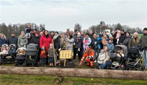 Für 22 Neugeborene haben die Heldensteiner einen Geburtenbaum gepflanzt. Foto gemeinde
