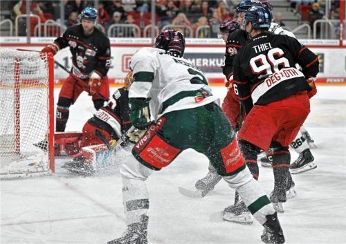 Für die Powerplay-Bilanz: Joel Keussen traf kurz vor Schluss in Überzahl zum 6:1-Endstand.Foto Mathias Lehmann