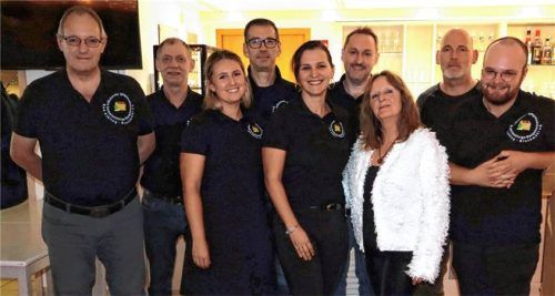 Für eine gute Zusammenarbeit sorgen Vorstand und Aufsichtsrat mit (von links) Christian Röckl, Carl Maurer, Christina Maier, Michael Schöpf, Barbara Schramm, Mario Oksas, Sabine Kaule, Heinz Schirmann und Phillip Pedini. Fotos Strim