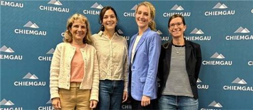 Geschäftsführerin Dr. Birgit Seeholzer (von links) mit Antonia Voelske, Magdalena Frank und Johanna Schneller vom Regionalmanagement.Foto re