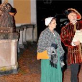 Romantischer Ausklang mit Fackelschein