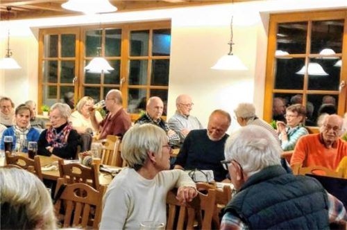 Gut besucht war die Herbstversammlung des Obst- und Gartenbauvereins Reitmehring. Foto re