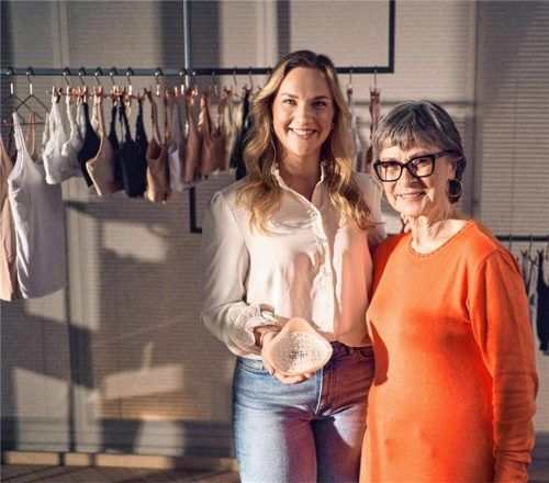 Haben große Pläne: Medizinprodukt-Beraterin Christina Kaffl (links) und Eva Bauer, bei der im Alter von 40 Jahren Brustkrebs diagnostiziert wurde. Foto privat