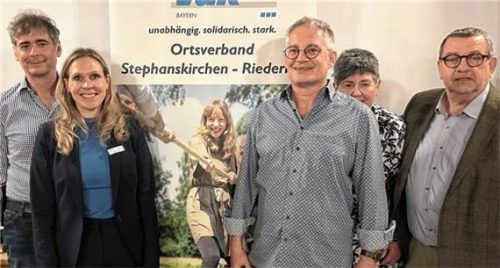Hatten ein spannendes Thema ausgewählt: (von links) stellvertretender Ortsvorsitzender Erwin Arbinger, AOK-Direktorin Judith Häusl, Kassier Franz Krutzenbichler, VdK-Kreisvorsitzende Marianne Keuschnig und VdK-Ortsvorsitzender Franz Josef Sammer. Foto re