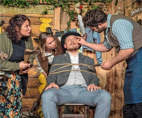 Hatten sichtlich Freude auf der Bühne: (von links) Stefanie Hermann, Marina Kellerer, Thomas Ramthun und Georg Zistl. Foto forstner