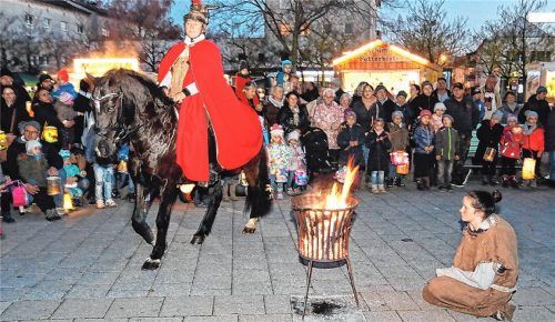 Immer ein großer Spaß für Jung und Alt: St. Martin zu Pferd.