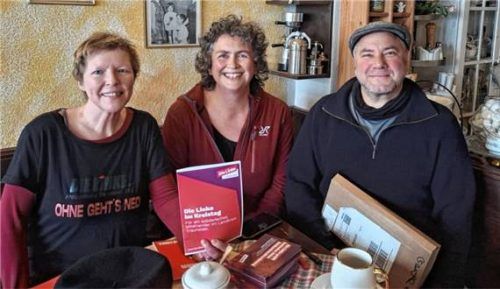 Kandidaten für die Kreistagswahl: (von links) Trudi Klapfenberger-Öttl, Sandra Schäfer und Gerhard Größ. Foto re