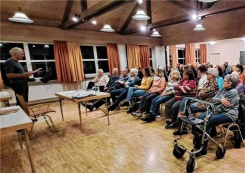 Klaus Weber suchte immer wieder den Dialog mit dem Publikum. Foto Bensch-Andrä