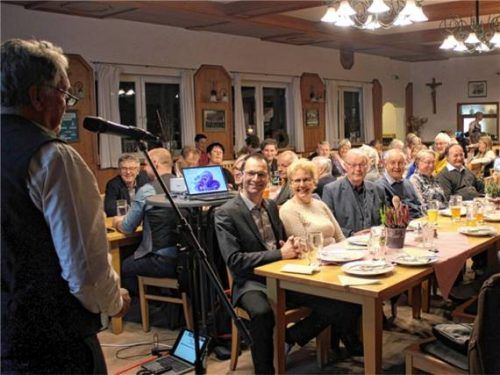 Knapp die Hälfte der 151 Gesellschafter nahm an der Feier zum 20-jährigen Bestehen teil. Foto Weidl