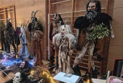 Kommen bald zum Einsatz: Die Masken von Krampussen aus dem Bayerischen Wald. Sie begleiten den heiligen Nikolaus am 6. Dezember.