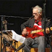 Sperrige Performance mit politischen Botschaften