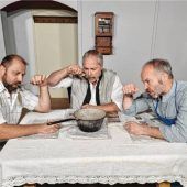 Drei Raubeine entdecken die Liebe