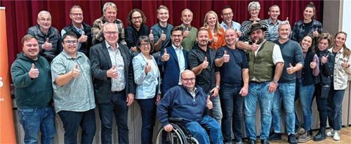 Mit einer bunten Liste von Kandidaten treten die Parteifreien Bürger in Stephanskirchen bei den Kommunalwahlen 2026 an. Foto re