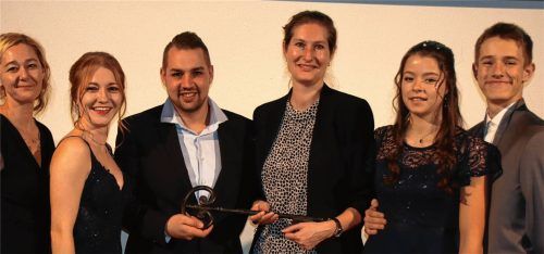 Nixen-Präsidentin Stefanie Janjic, Prinzessin Daniela I. (Daniela Reichenwallner), Prinz Tobias I. (Tobias Hollnaicher), Bürgermeisterin Irene Biebl-Daiber, das Jugendprinzenpaar Isabell I. (Isabell Wenglewski) und Sebastian II. (Sebastian Garske).Fotos re