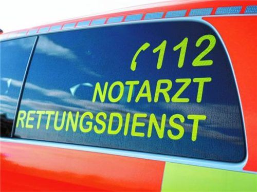 Notruf 112: Ein Krankenwagen im Einsatz. Foto IMAGO/von Fehrn